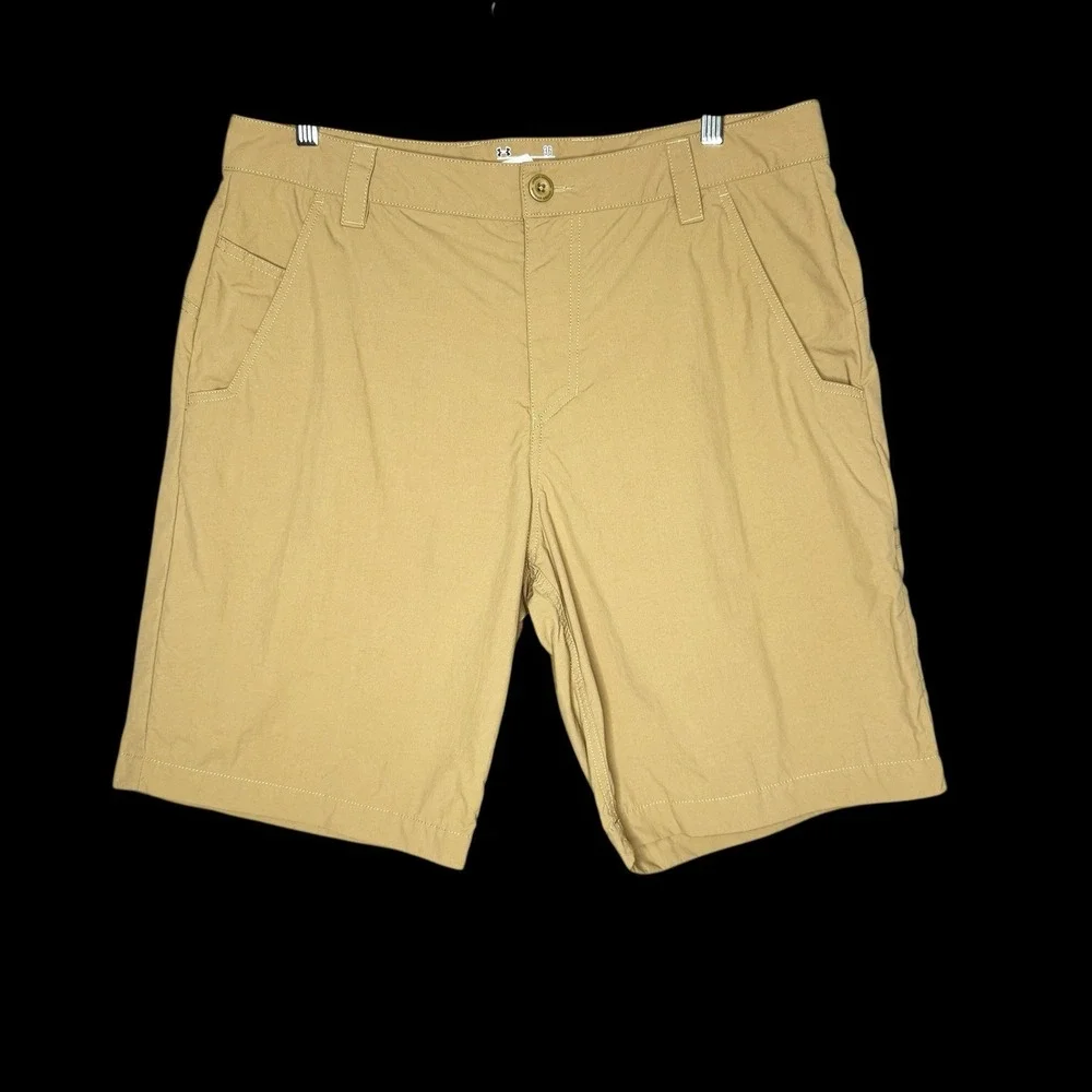 Under Armour UA Chesapeake Shorts Mens Size 36 Beige Loose Fit Nylon HeatGear